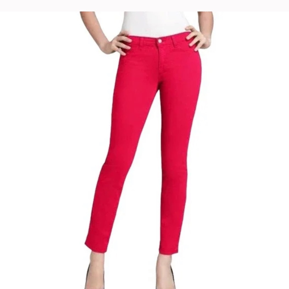 J Brand Skinny Jeans in Shock Pink size 28